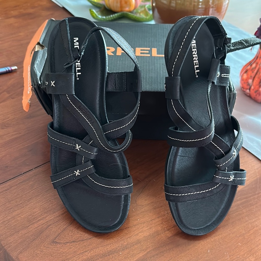 Merrill Sandals Sz 11M NIB